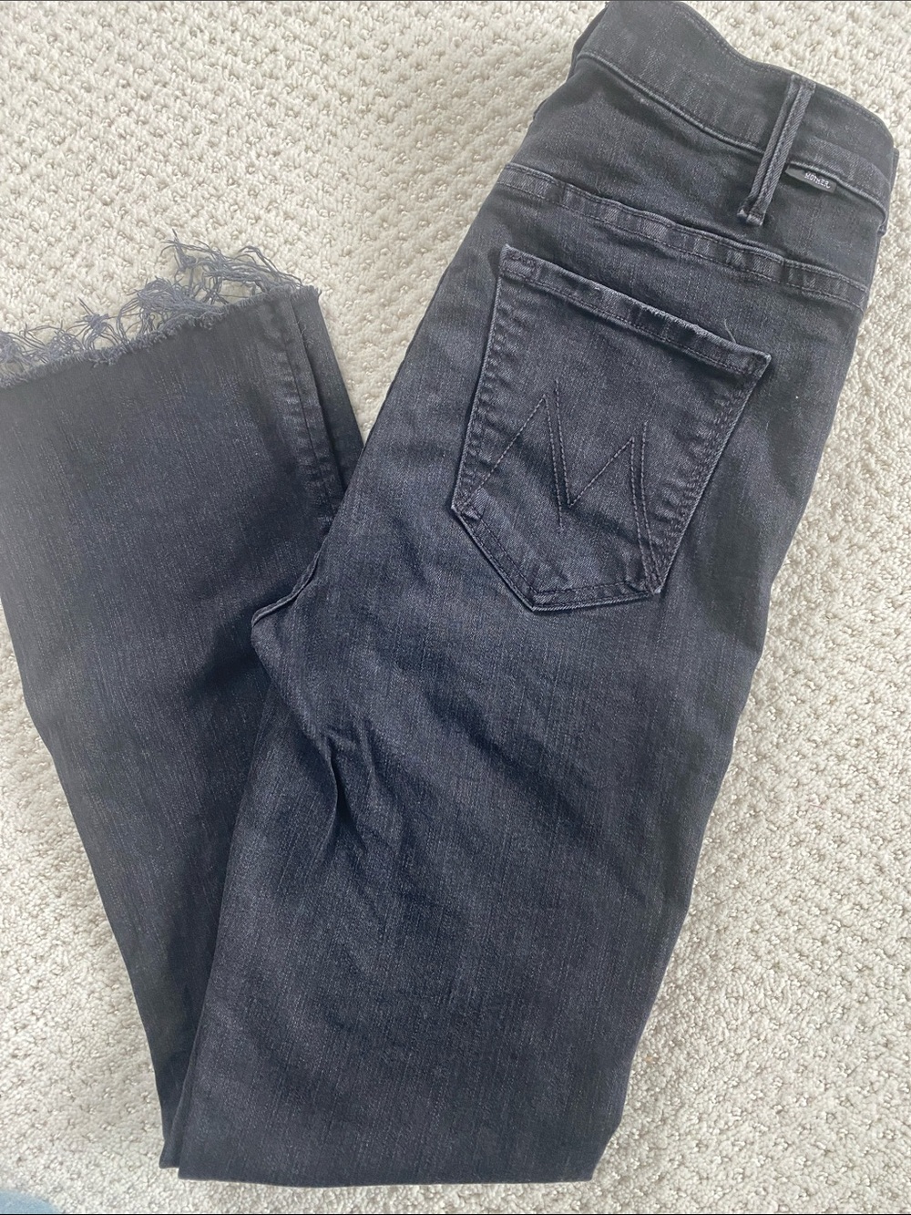 Mother Women’s Black Hustler Ankle Frayed-Hem Jeans, 27
